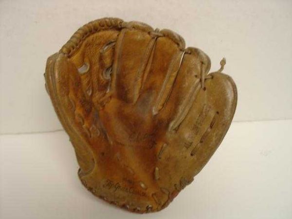 C. 1950's/60's Ralph Terry (NY Yankees) Hollander Model Fielders Glove 