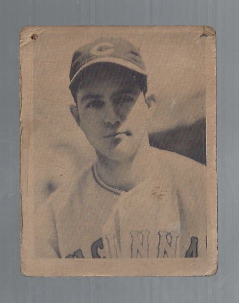 1939 Willard Hershberger (Cincinnati Reds) Play Ball Baseball Card 