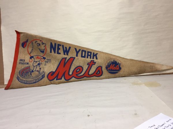 1960's NY Mets Mr. Met Large Size Felt Pennant