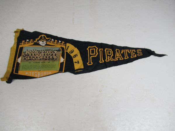 1967 Pittsburgh Pirates Full Color Team Picture Pennant