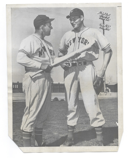 1947 Mel Ott (HOF) & Clint Hartung International News Soundphoto - March 30th