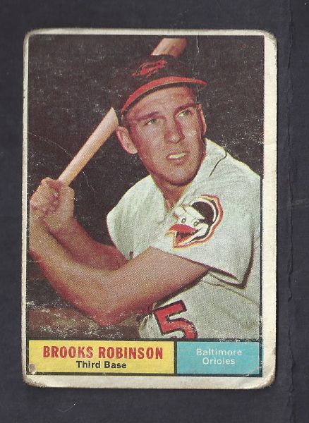 1961 Brooks Robinson (HOF) Topps Baseball Card 