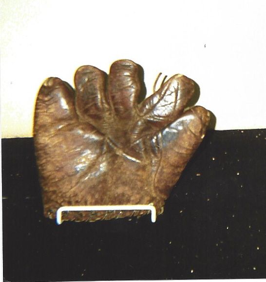 C. 1930's Post-Pancake Era Player's Glove