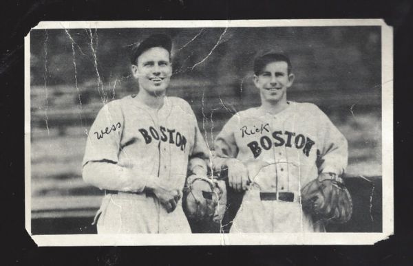 1930's Rick Ferrell (Red Sox) Catcher's Mitt and Goudey Premium Card