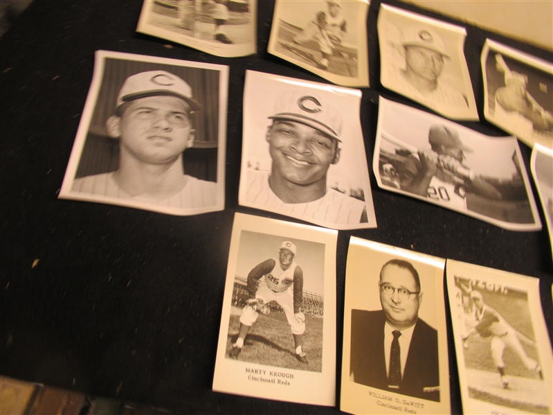 C. 1962 Cincinnati Reds (MLB) Team Issued Lot of (14) Photos & Postcards