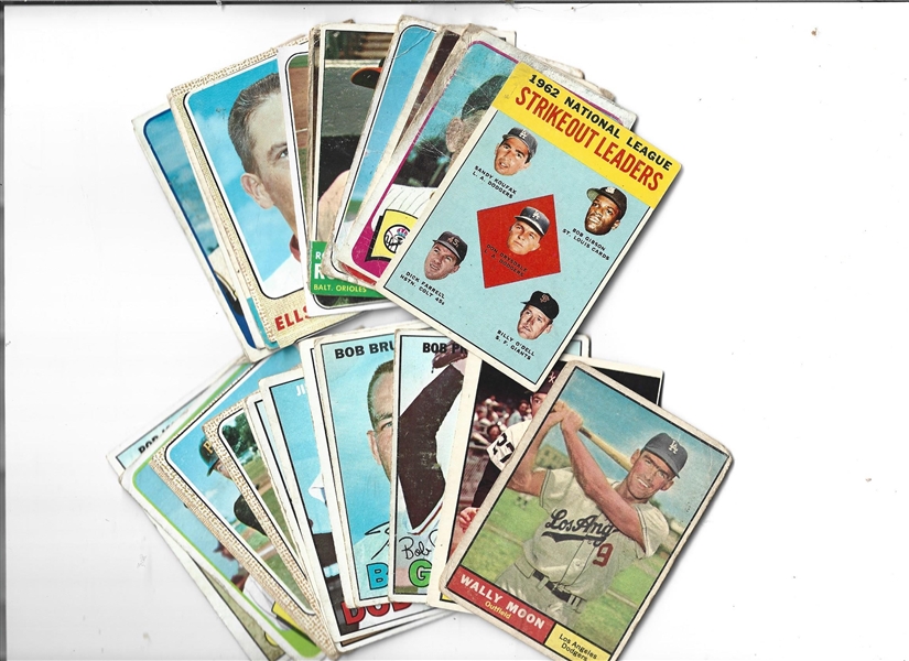 1961 - 68 Topps Baseball Card Lot of (25) Loaded with Hall of Famers