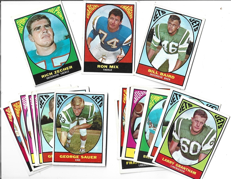 1967 Topps Football Lot of (19) Cards with (1) Hall of Famer 